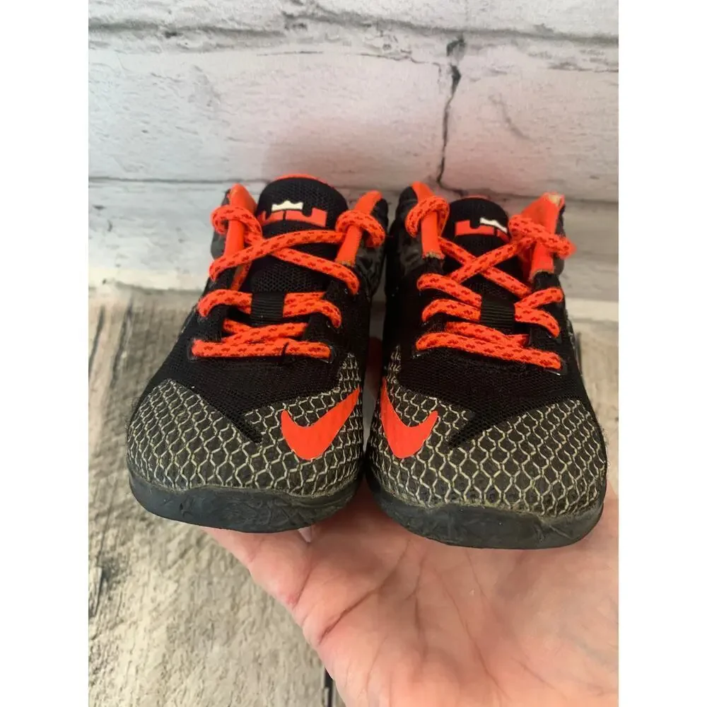 NIKE Boy’s LeBron XII TD Sneakers / Size: 7C